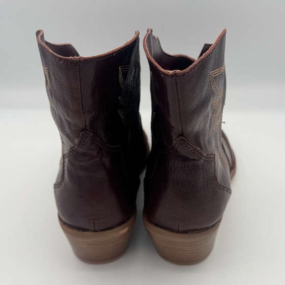 Chinese Laundry Fiona Ankle Western Cowgirl Leather Boots Intricate Stitching - Picture 4 of 12